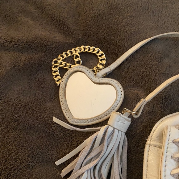 Betsey Johnson Cream Tassle Chain Purse - Picture 3 of 12